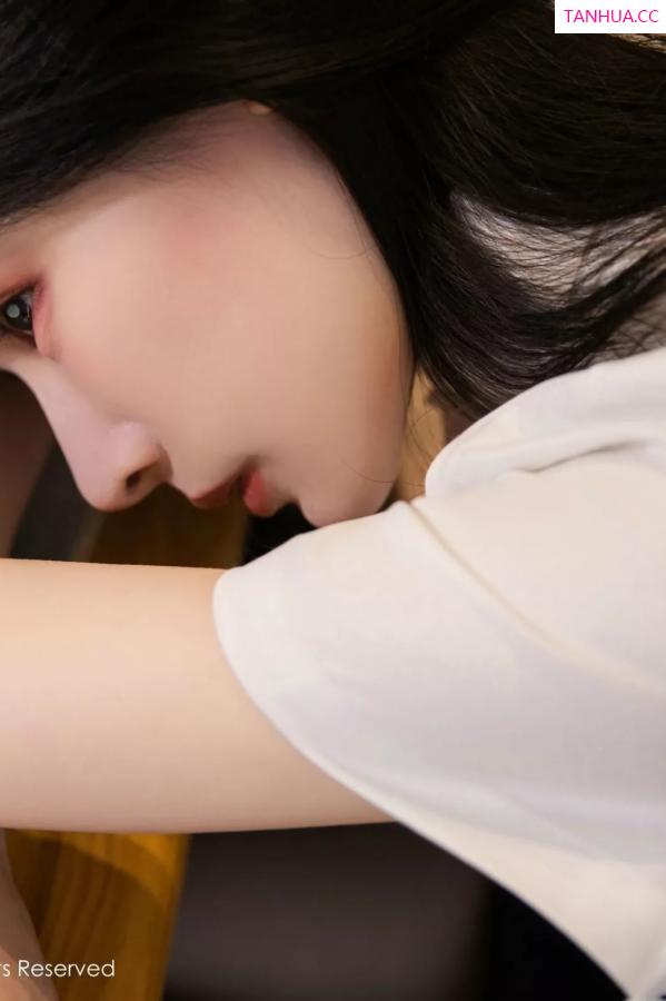 Carina Lee Carina布丁 [XiuRen]高清写真图 2025.05.16 No.10287 布丁wow 性感JK第32张图片